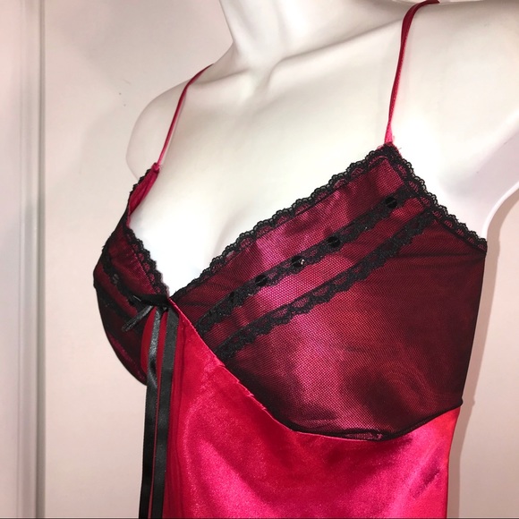 Vintage Red Rose and Black Lace, Size L - Picture 5 of 10